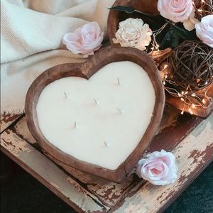 White Peach Meringue Scented Wooden Heart Candle